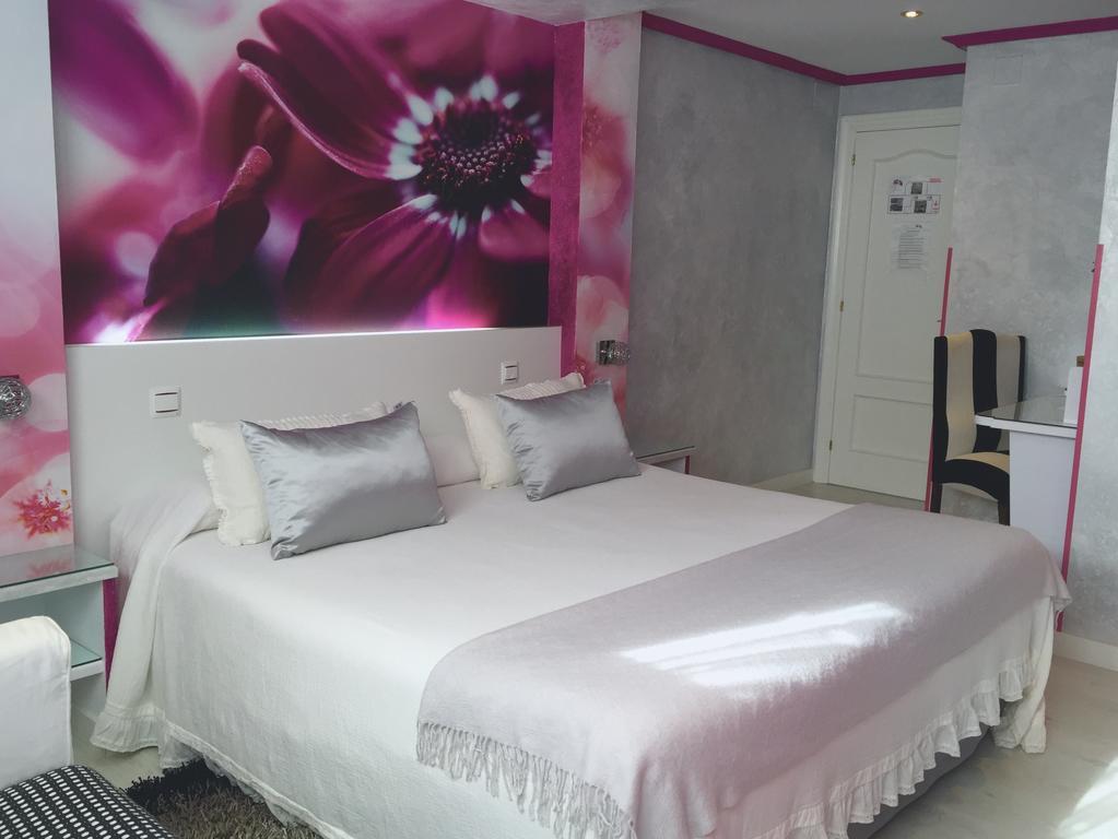 El Jardin Hotell Soto de la Marina Exteriör bild