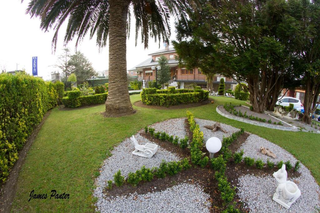 El Jardin Hotell Soto de la Marina Exteriör bild