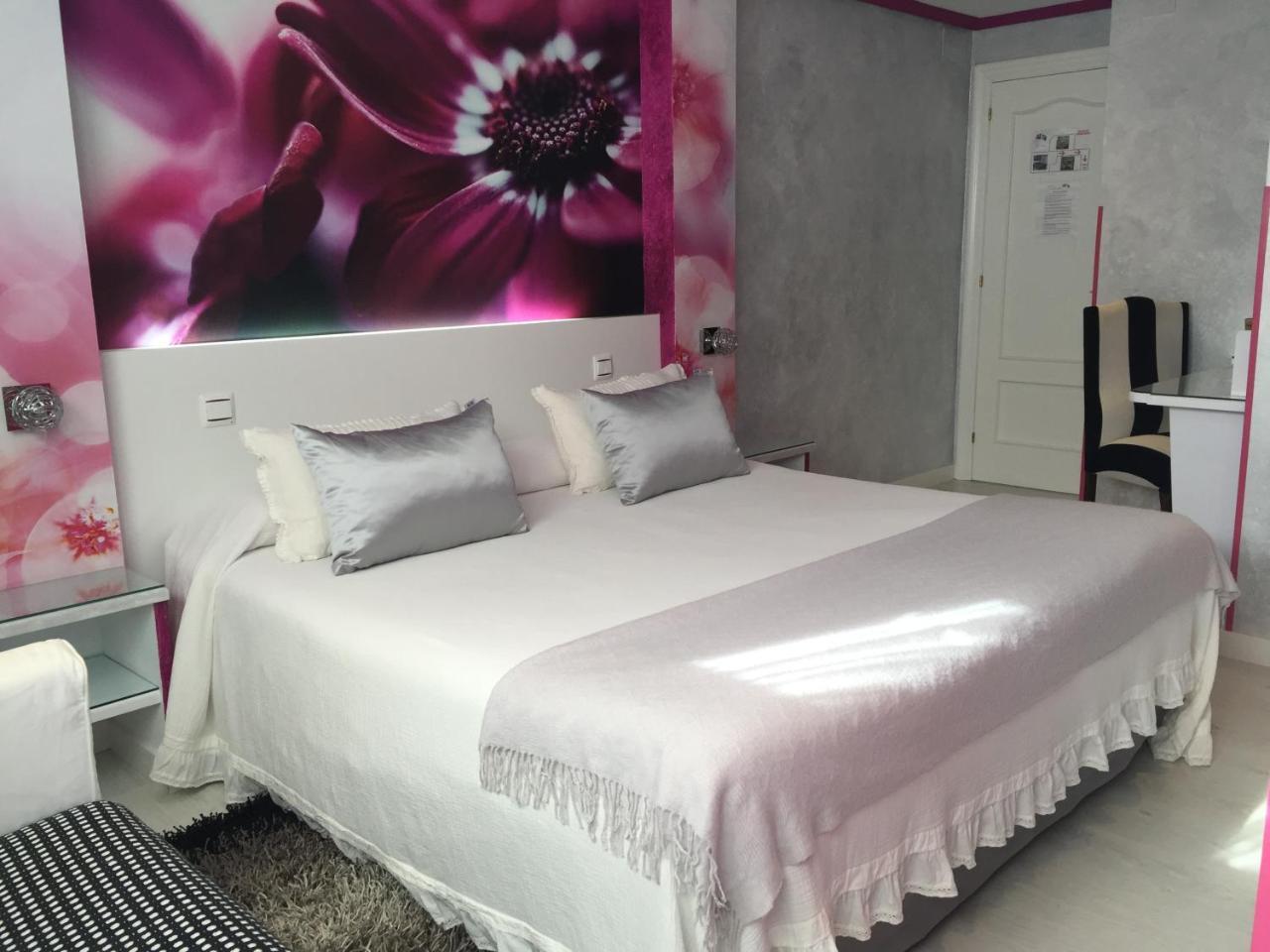 El Jardin Hotell Soto de la Marina Exteriör bild
